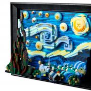 The Starry Night Vincent Van Gogh set. (LEGO)