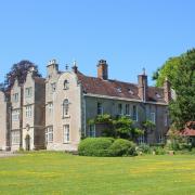 Edmondsham House, a blend of Tudor and Georgian architecture