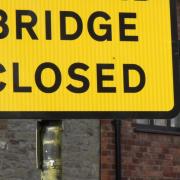 File bridge closed sign