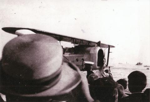 Sept 10 1919 Schneider Trophy at Bournemouth. Seaplane on beach with engine running.
