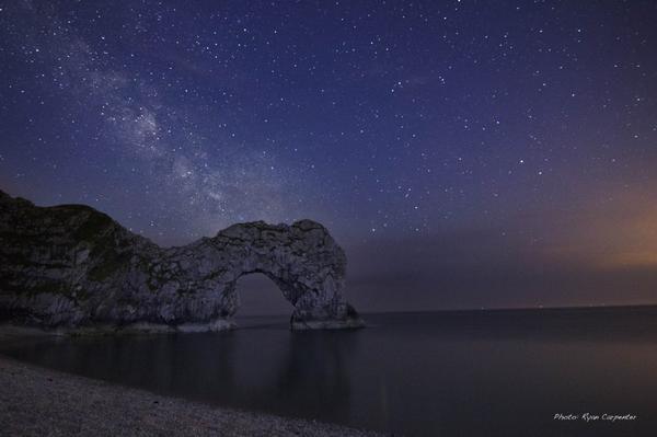 Durdle Door at night by Otekki Media
