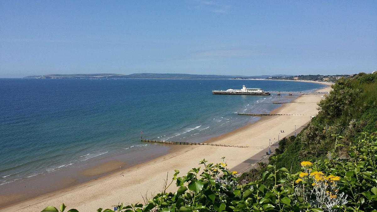 Bournemouth beach by Simon Bond
