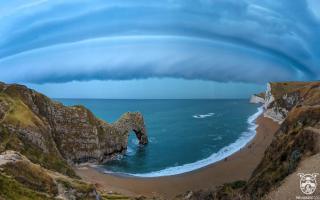 The shelf cloud as captured by Andy Lyons at Durdle Door (Credit: Andy Lyons)