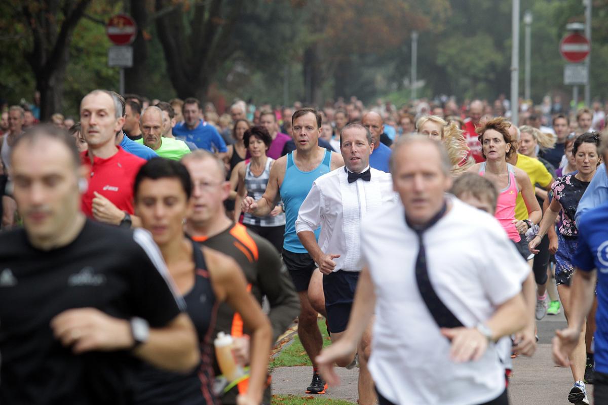 Keen runners Eve Carter and Graham Filmer tie the knot during the Poole parkrun. Photos by Sally Adams. 