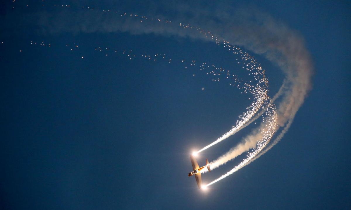 Dusk display pictures from day three of the Bournemouth Air Festival 2015 by Corin Messer. 